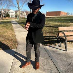 Meet your Posher, Val